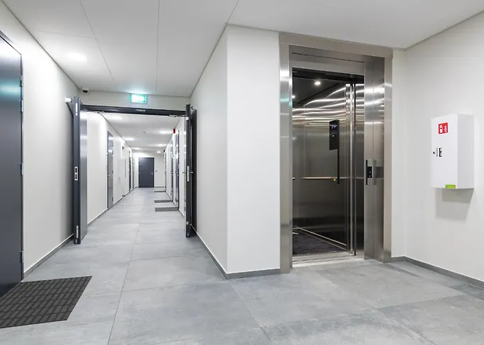 Simple At Katusepapi